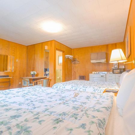 Conneaut Lakeshore Parkside Motel By Oyo Meadville Conneaut Lake المظهر الخارجي الصورة