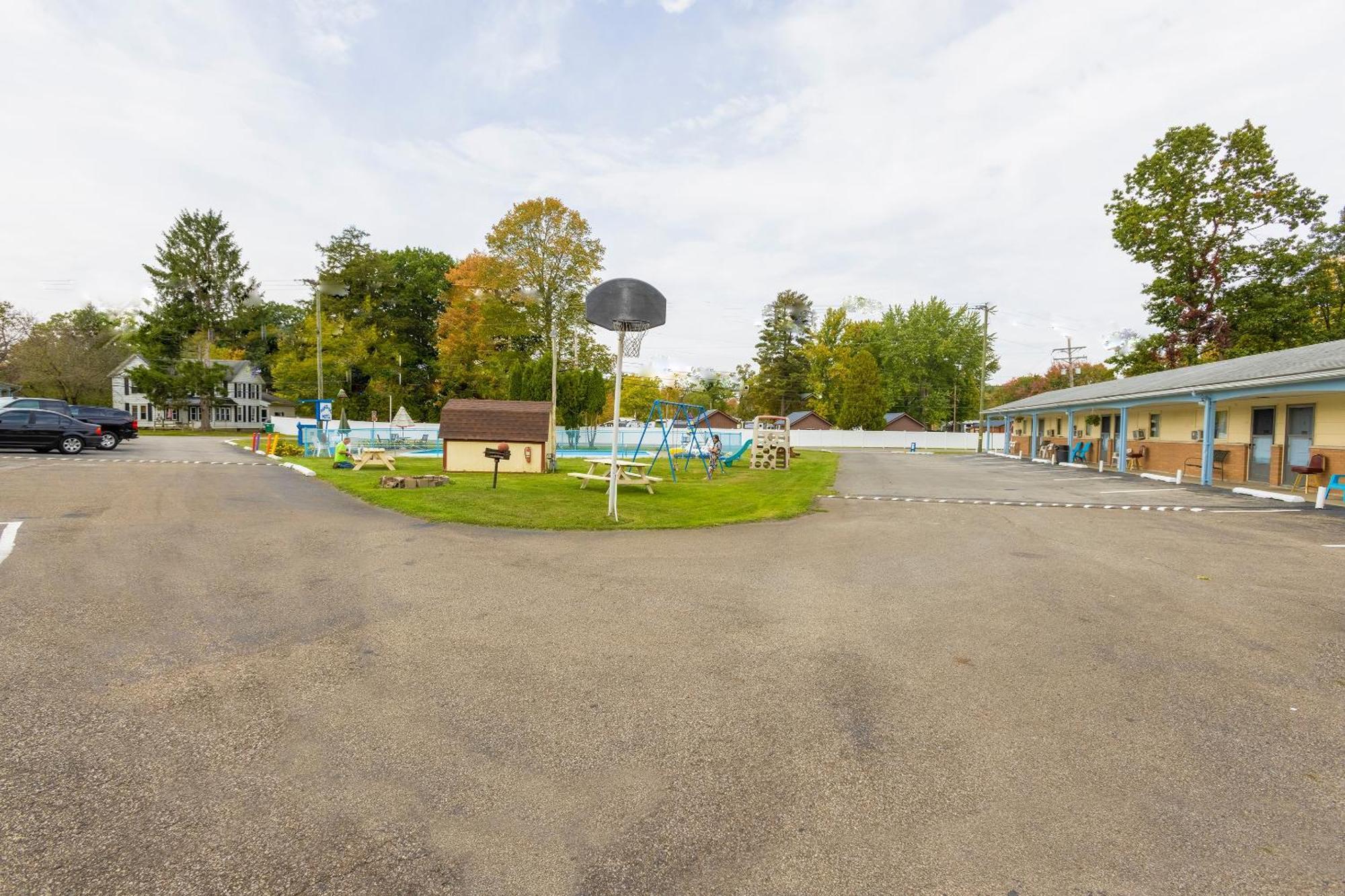 Conneaut Lakeshore Parkside Motel By Oyo Meadville Conneaut Lake المظهر الخارجي الصورة